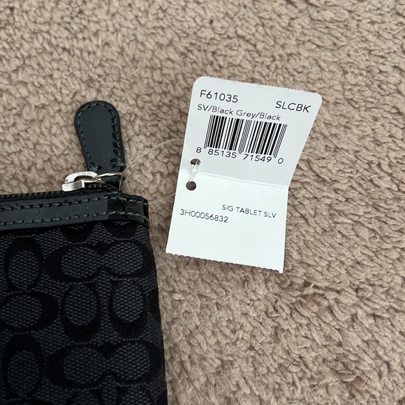 New With Tags Coach Signature Black Tablet/iPad Case. - Picture 3 of 6